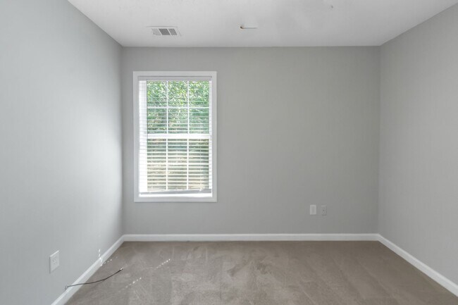 Building Photo - Stunning 4-Bedroom, 3-Bathroom Home