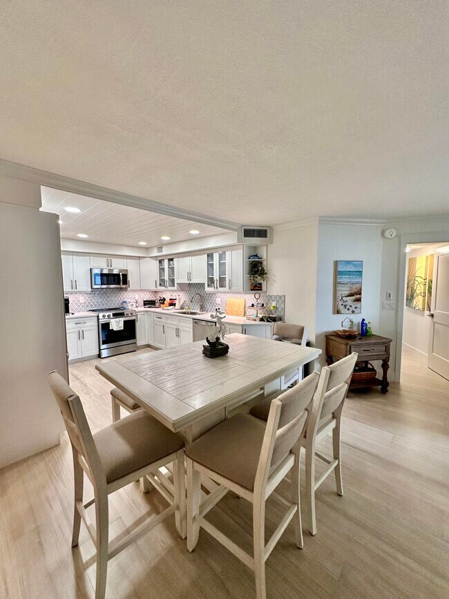 Building Photo - 2800 N Ocean Dr