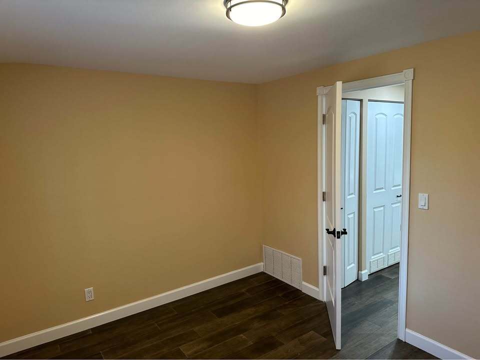 Building Photo - 12 Sagamore Hills Dr