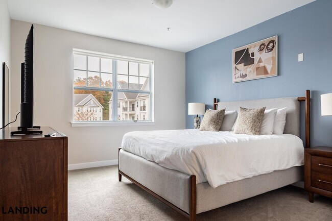 Building Photo - 100 Lexington St