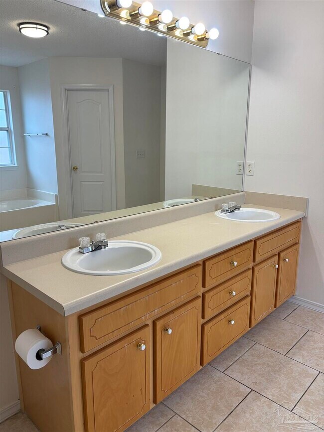 Building Photo - 5687 Sweet Birch Ln