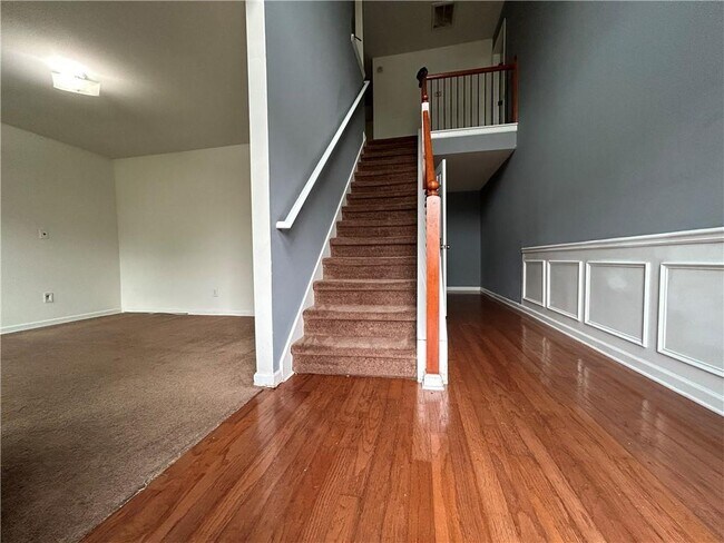 Building Photo - 1040 Baltic Way