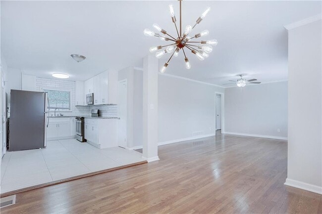 Building Photo - 3078 Rebecca Dr SW