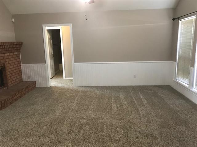 Building Photo - 2609 Classic Ct E
