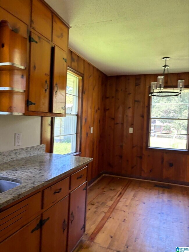 Building Photo - 1720 Home Garden Dr