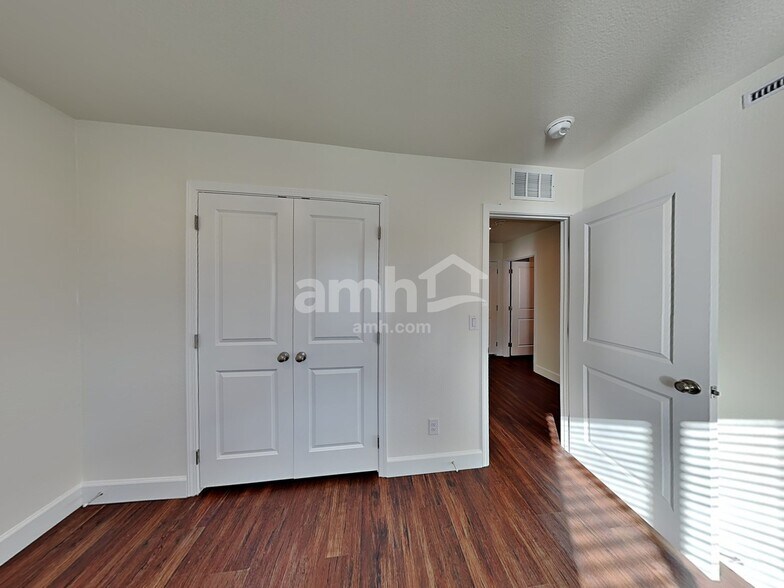 Building Photo - 8845 Carmine Cob Ave