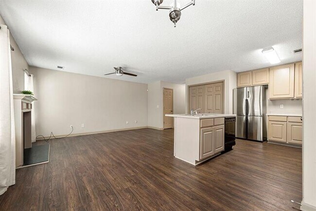 Building Photo - 435 Thistle Cove