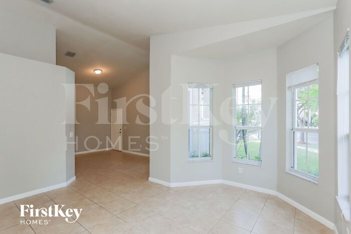 Building Photo - 1700 NE 37th Pl
