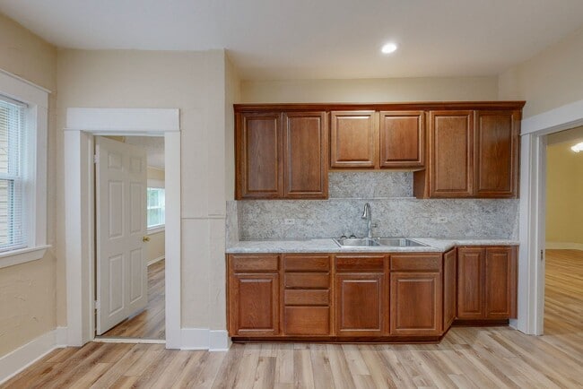 Building Photo - Available Mid-July! 3 Bedroom Home for Lea...