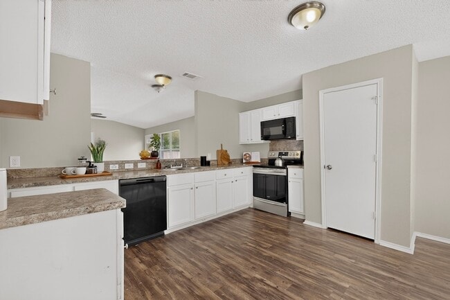 Building Photo - 625 Spillway Dr