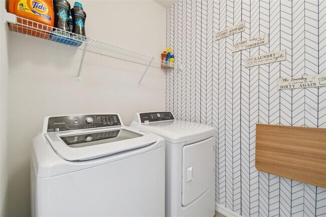 Building Photo - 8258 Pelican Reed Cir