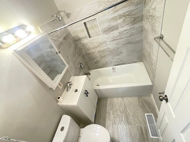 Building Photo - 5225 E 34th St