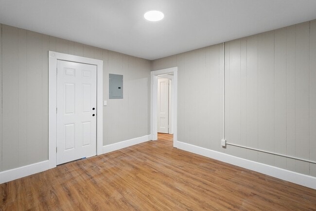 Building Photo - 44 Pratt St