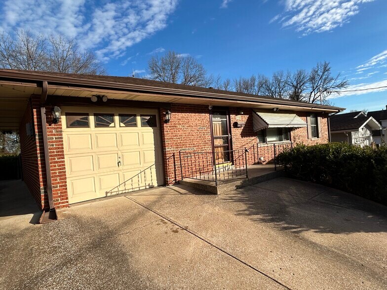 Building Photo - 230 Georgia Ave