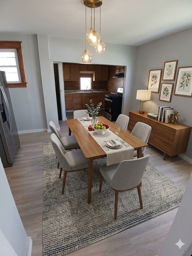 Building Photo - 730 E Hurlbut Ave