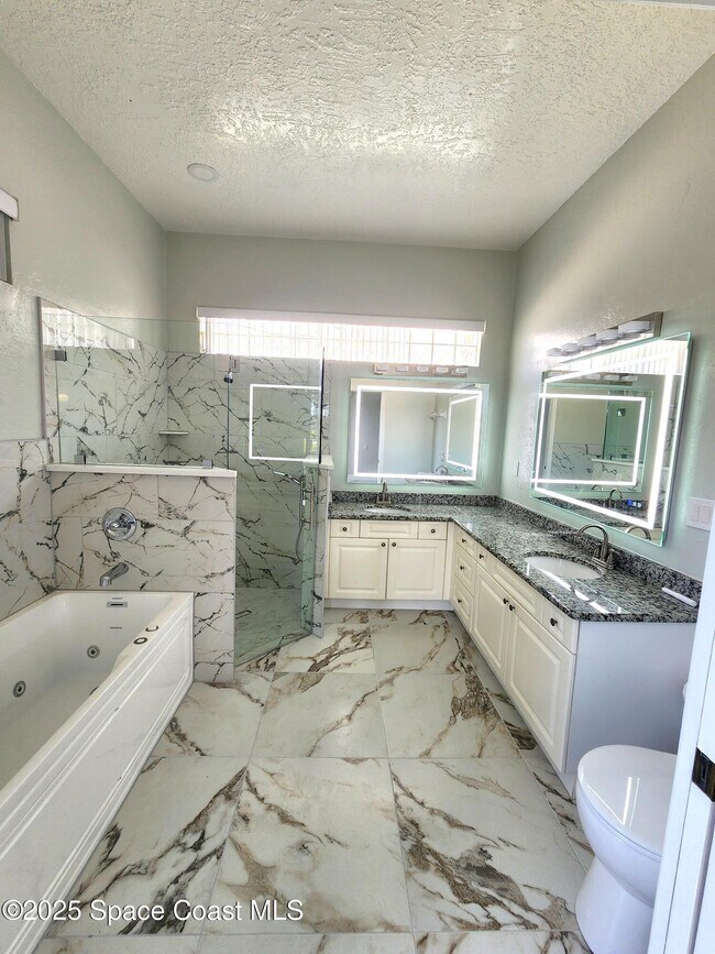 Building Photo - 501 Carmel Dr