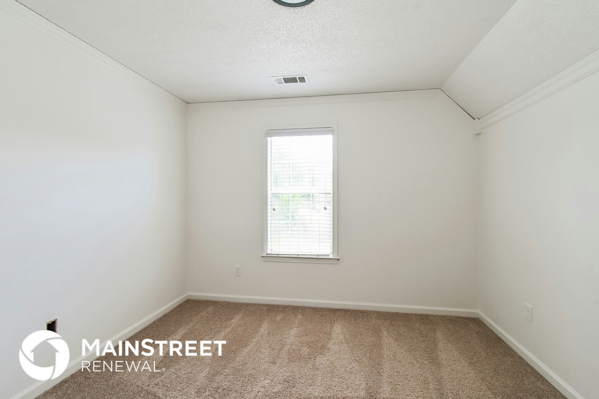 Building Photo - 9406 Slezenger Ln