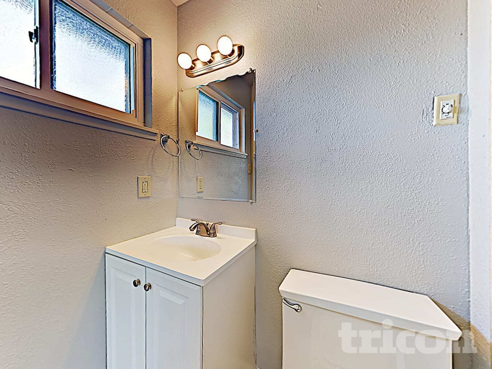 Building Photo - 1901 Georgina Dr