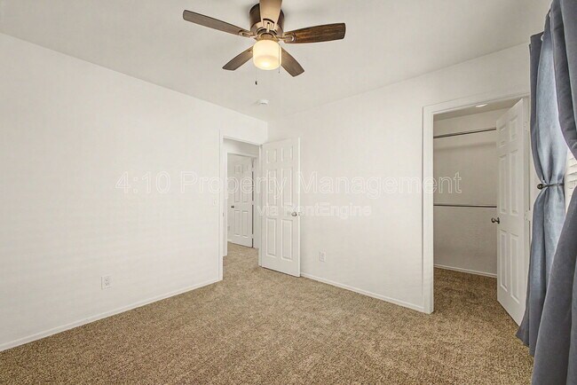 Building Photo - 6355 W Sophie Ln