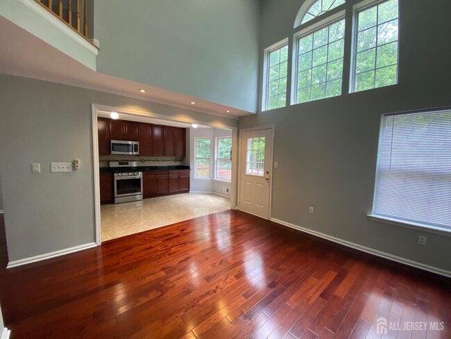Building Photo - 120 Briarwood Dr