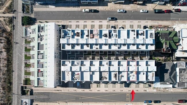 Building Photo - 112 S Weymouth Ave