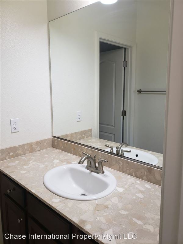 Building Photo - 10620 Brittany Park Dr