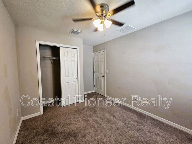 Building Photo - 7115 Grand Elm Dr