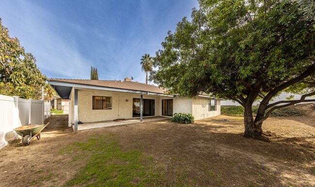 Building Photo - Remodeled Single Story Home off Huron St.