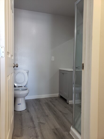 Building Photo - 745 5th St