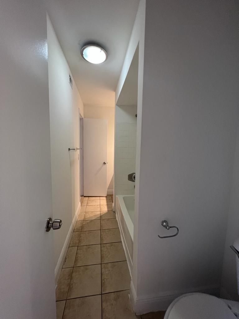 Building Photo - 1257 SW 46th Ave