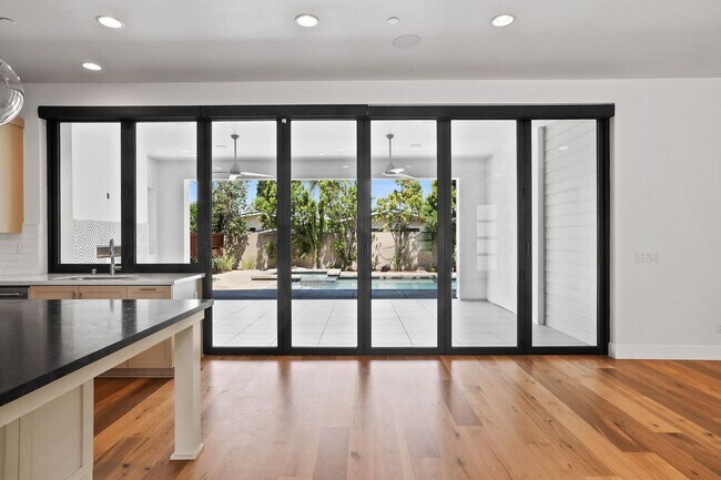 Building Photo - 1650 Murano Pl