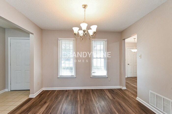 Building Photo - 7800 Lowrance Rd