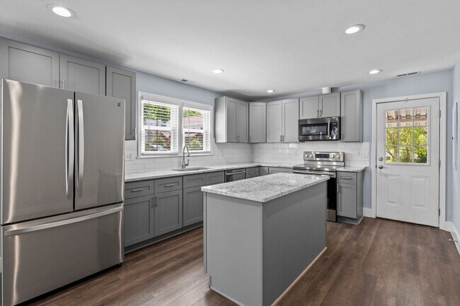 Building Photo - Beautiful 2 bedroom, 1 bath home near Downtown Durham, High-end Finishes and fenced-in backyard!