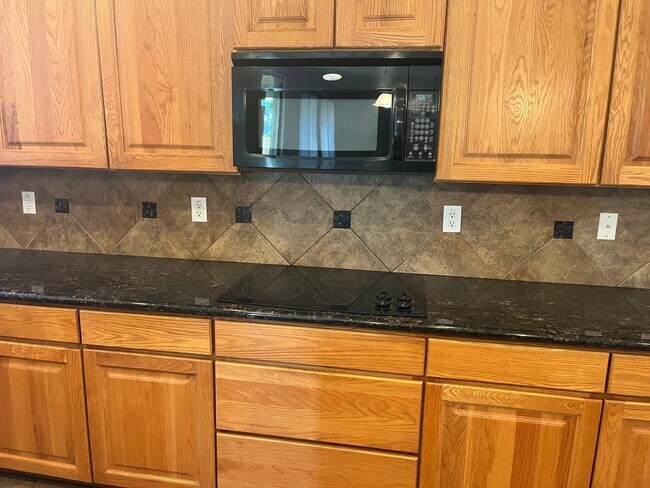 Building Photo - 14361 W Maui Ln