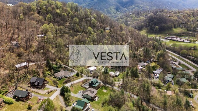 Building Photo - 131 Tanner Trail