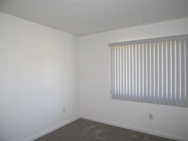 Building Photo - 20224 Tappan Zee Dr