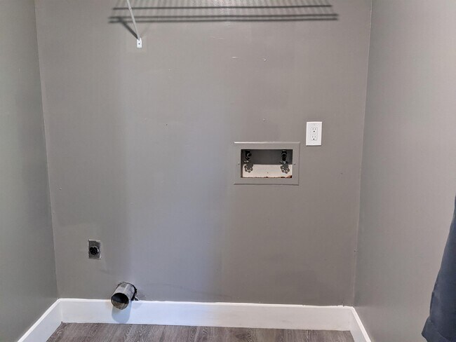 Building Photo - 1504 Colony Park Dr