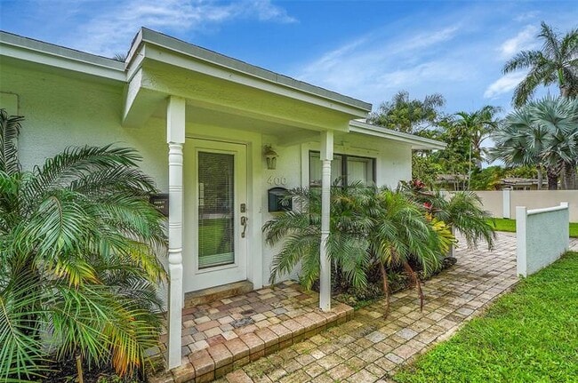 Building Photo - 400 NE 26th Dr