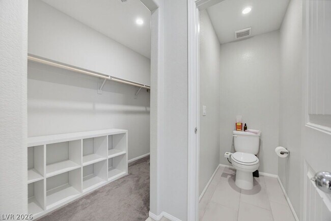 Building Photo - 10661 Sariah Skye Ave