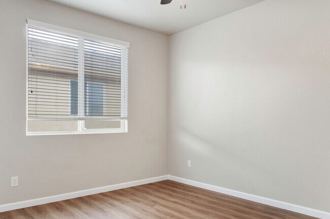 Building Photo - 3249 Torrance Ave