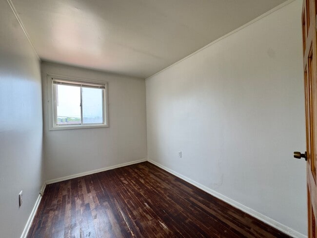 Building Photo - 5731 Denwood Ave