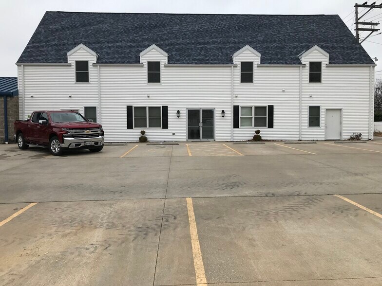 Private off street parking - 421 N 20th St