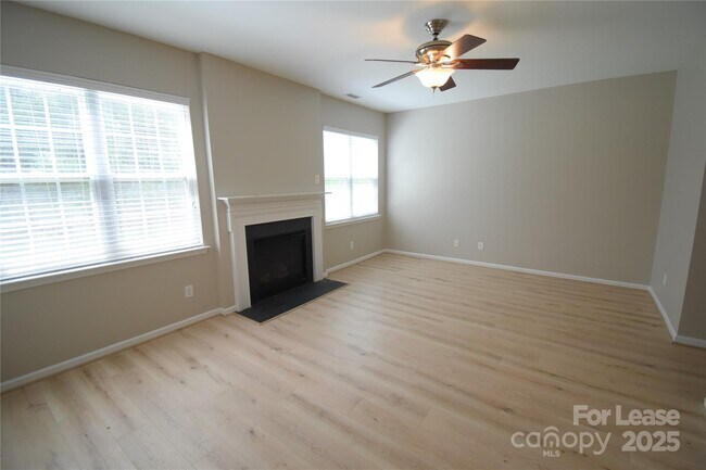 Building Photo - 3334 Crutchfield Pl