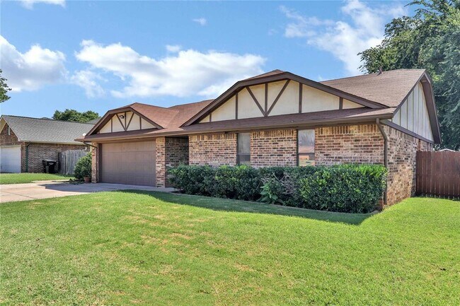 Building Photo - 512 N Morgan Dr