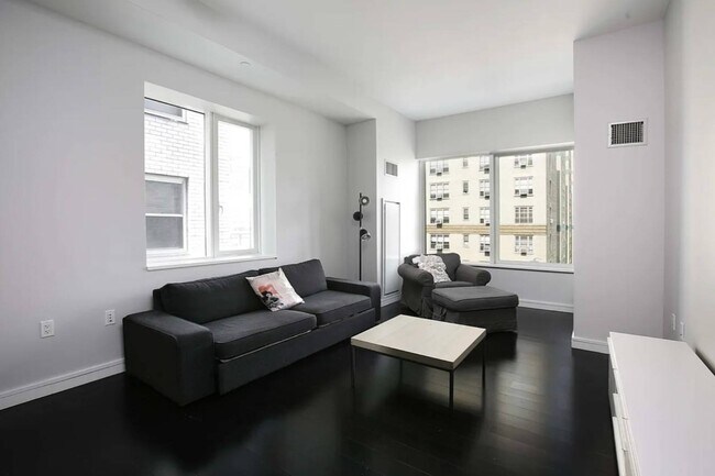 Building Photo - 300 E 23rd St