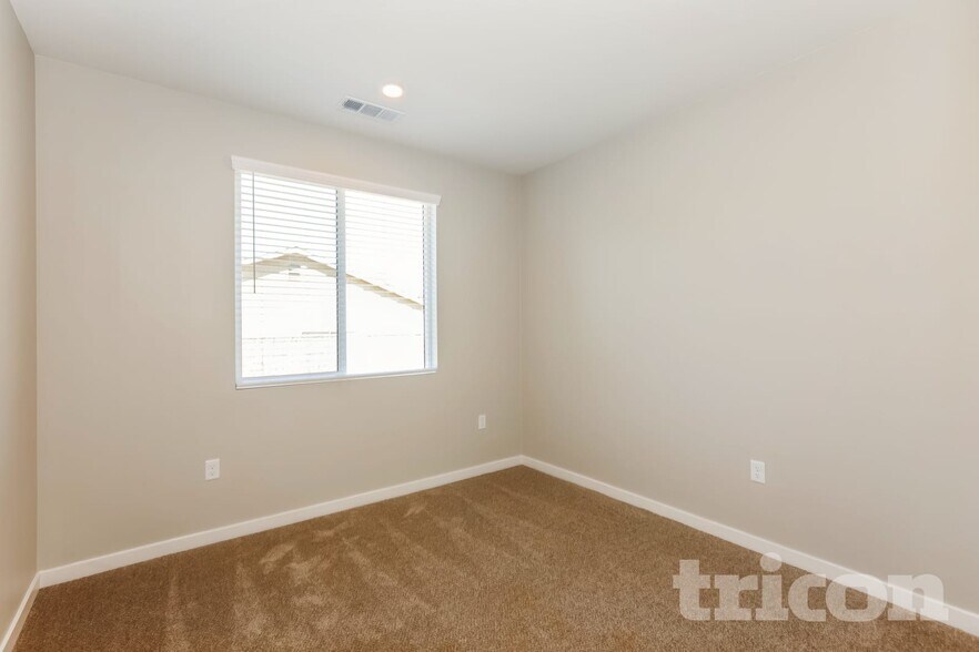 Building Photo - 639 Citron St