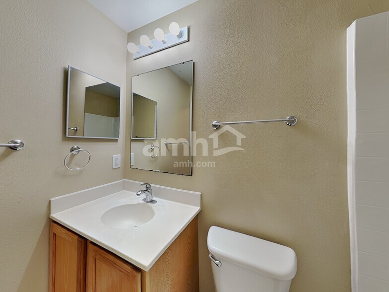 Building Photo - 9469 Arbor Oak Ln