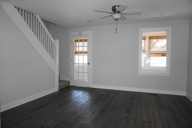 Building Photo - Completely Renovated 3 Bedroom w/ Garage i...