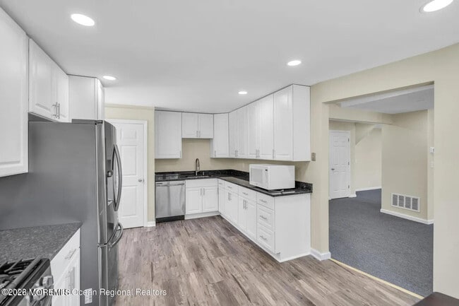 Building Photo - 171 NJ-36
