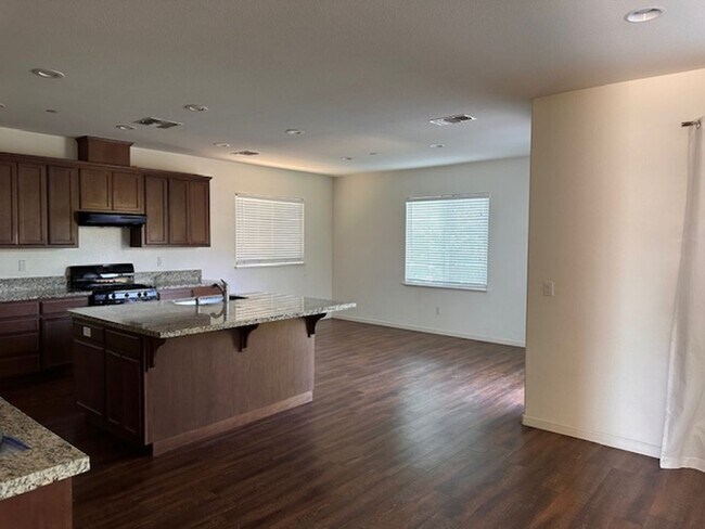 Building Photo - 18281 Parkside Dr